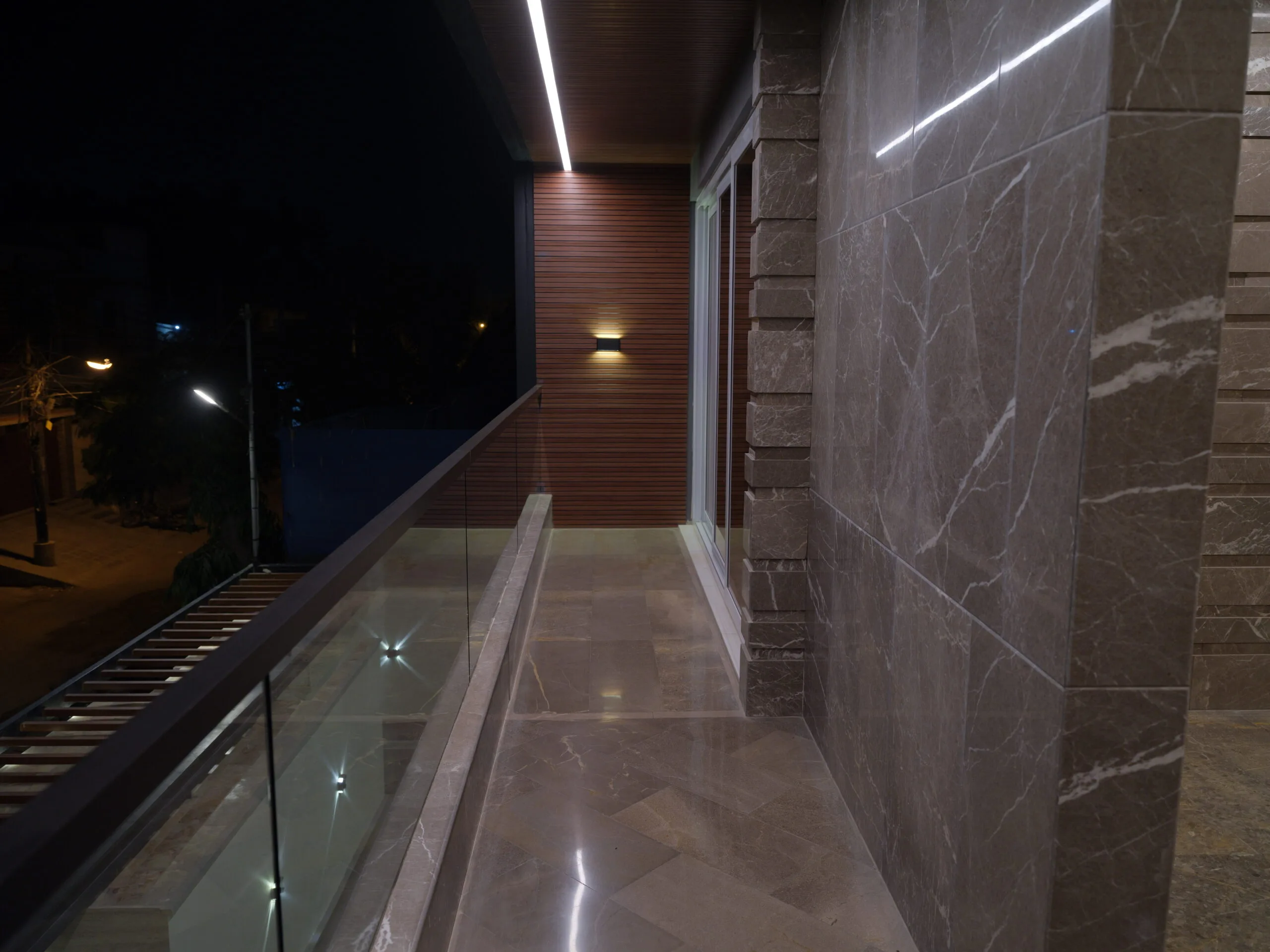 upper-floor-balcony-night-view